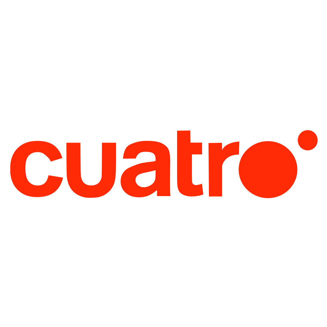 Logotipo de Cuatro en color rojo sobre fondo gris claro, con tipografía moderna y un punto circular característico.